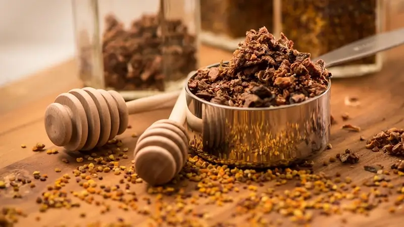Zuivere propolis tinctuur als natuurlijk supplement voor dagelijks gebruik